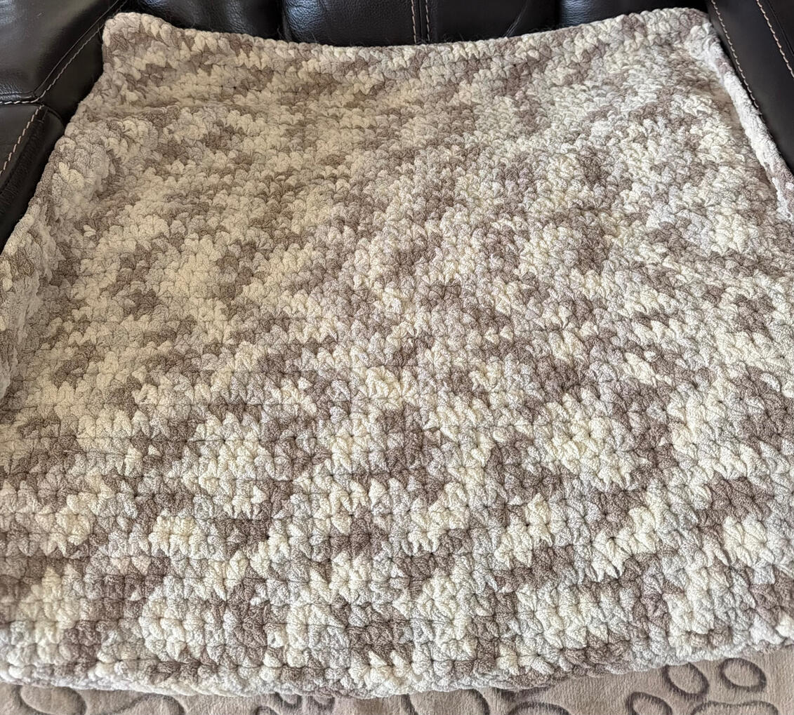 Pet blanket - Tan/White Pet blanket - Tan/White